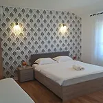 Pensiunea Turist ゲストハウス テキルギオル